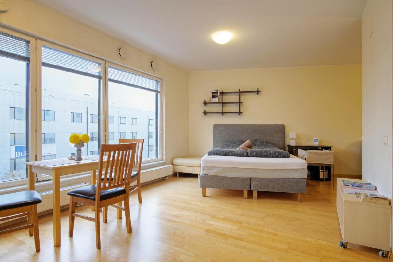 Studio Apartment In Quiet Heart Of Everything Tallin Exterior foto